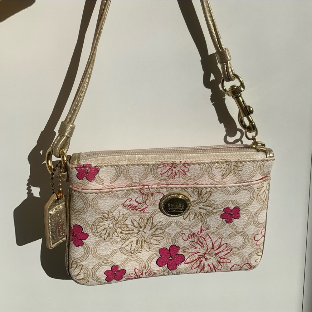 small coach wristlet